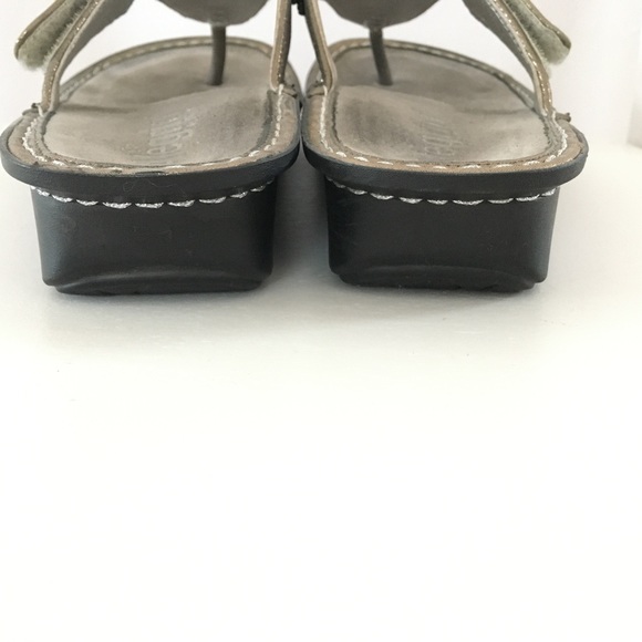 Algeria thong-style sandal - Picture 2 of 6